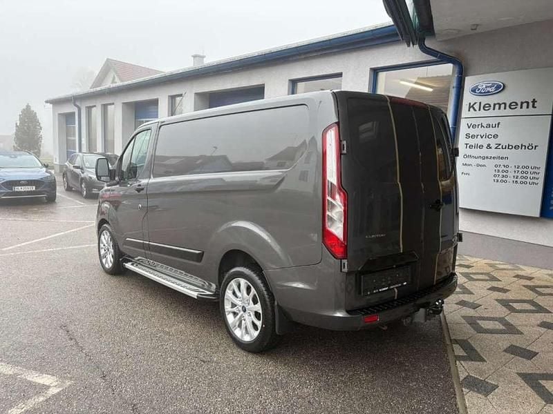 Gebraucht Ford Transit Basis 107 PS (78 kW) 2020 Grau Van