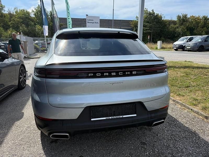 Gebraucht Porsche Cayenne 470 PS (345 kW) 2025 Silber  metallic SUV