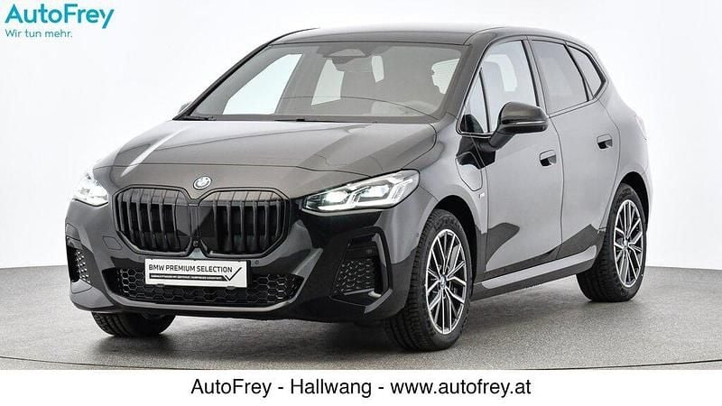 Gebraucht BMW 230e Active Tourer Efficient Dynamics 326 PS (239 kW) 2024 Saphirschwarz Van / Kleinbus