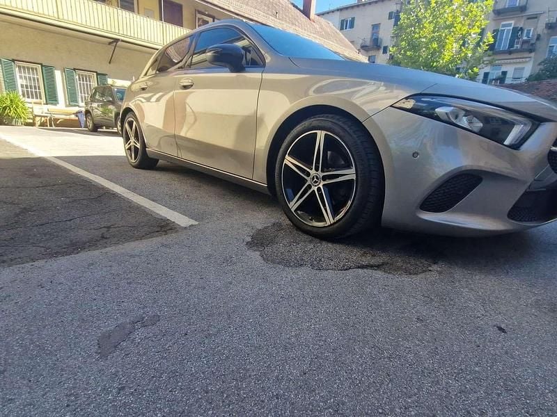 Gebraucht Mercedes 180 114 PS (83 kW) 2017 Grau Limousine