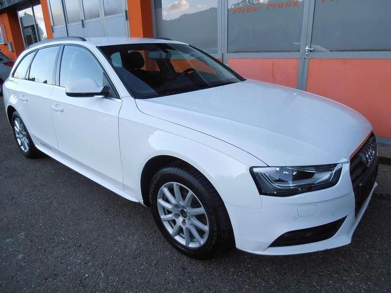 Gebraucht Audi A4 Attraction 143 PS (105 kW) 2012 Weiß Kombi