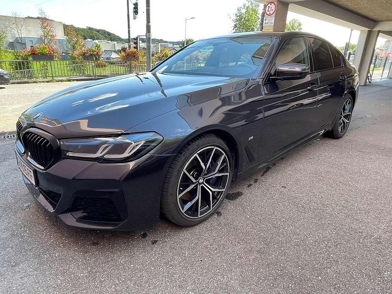 Gebraucht BMW 520 M Sport 190 PS (139 kW) 2022 Grau Limousine