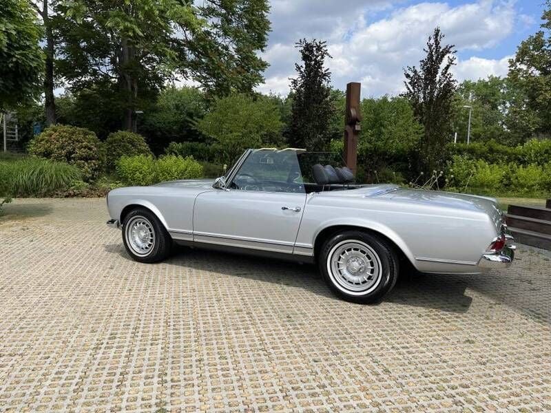 Gebraucht Mercedes 230 150 PS (110 kW) 1965 Silber Cabrio