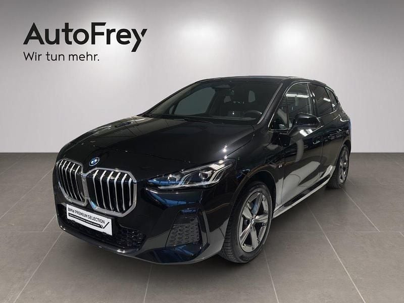 Saphirschwarz Gebraucht 2024 BMW 225 Active Tourer M Sport Van / Kleinbus | € 39.490 (Guter Preis) - Bild 1/1