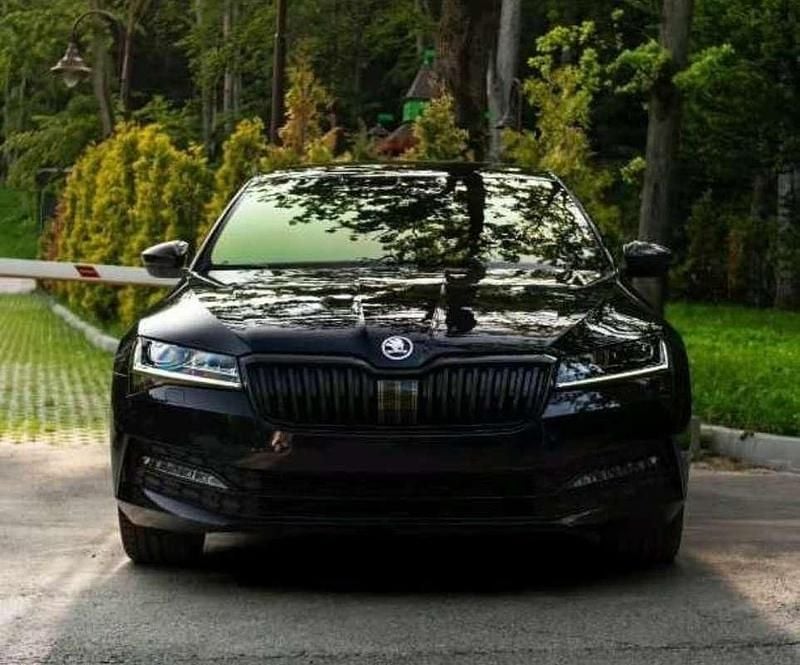 Gebraucht 2021 Skoda Superb SportLine Limousine | € 30.700 (Guter Preis) - Bild 1/4