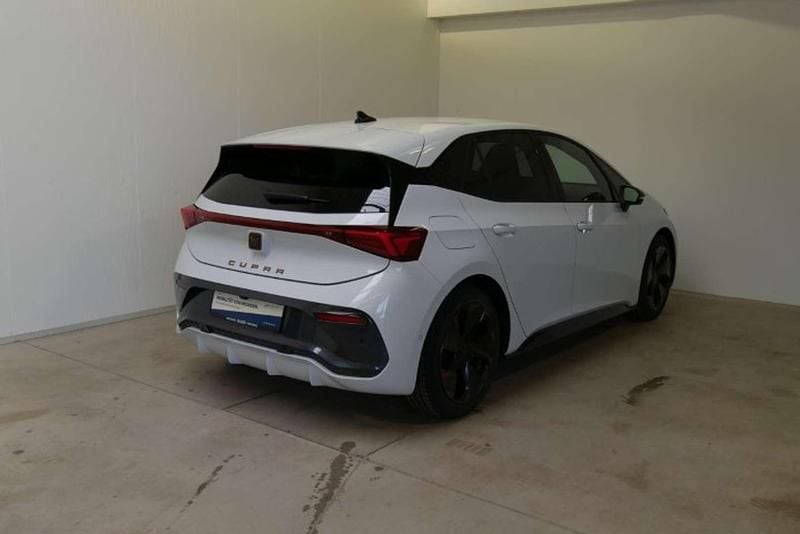Neu Cupra Born e-Boost 69 kW (95 PS) 2025 Weiss  metallic Kleinwagen