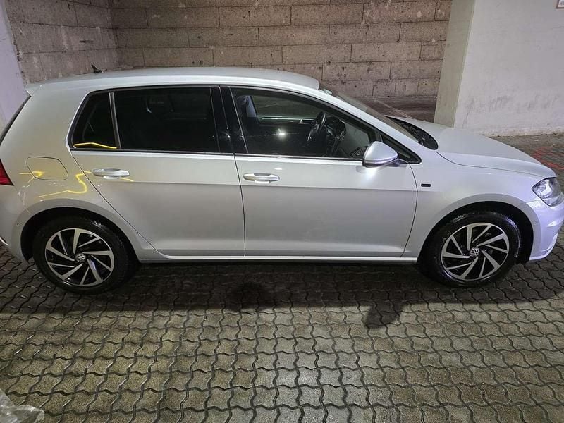 Gebraucht VW Golf VII Comfortline 116 PS (85 kW) 2019 Silber Limousine