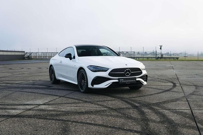 Gebraucht Mercedes CLE300 313 PS (230 kW) 2024 Weiß Coupé