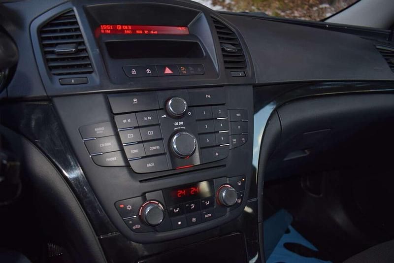 Gebraucht Opel Insignia Cosmo 140 PS (102 kW) 2009 Silber Limousine