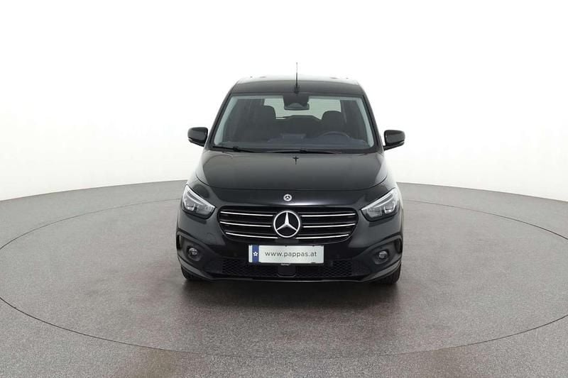 Gebraucht Mercedes T180 116 PS (85 kW) 2024 Schwarz Van / Kleinbus