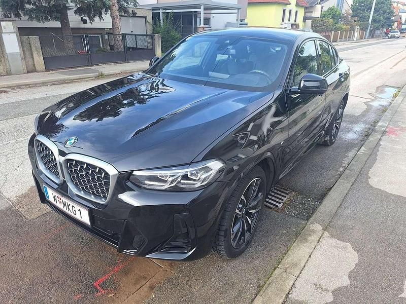 Gebraucht BMW X4 M Sport 190 PS (139 kW) 2024 Schwarz SUV