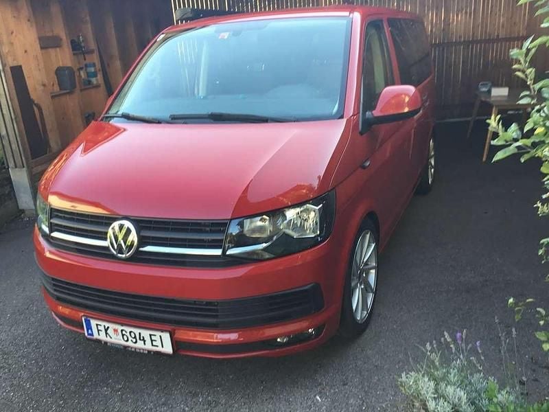 Gebraucht VW Multivan 150 PS (110 kW) 2016 Rot Van