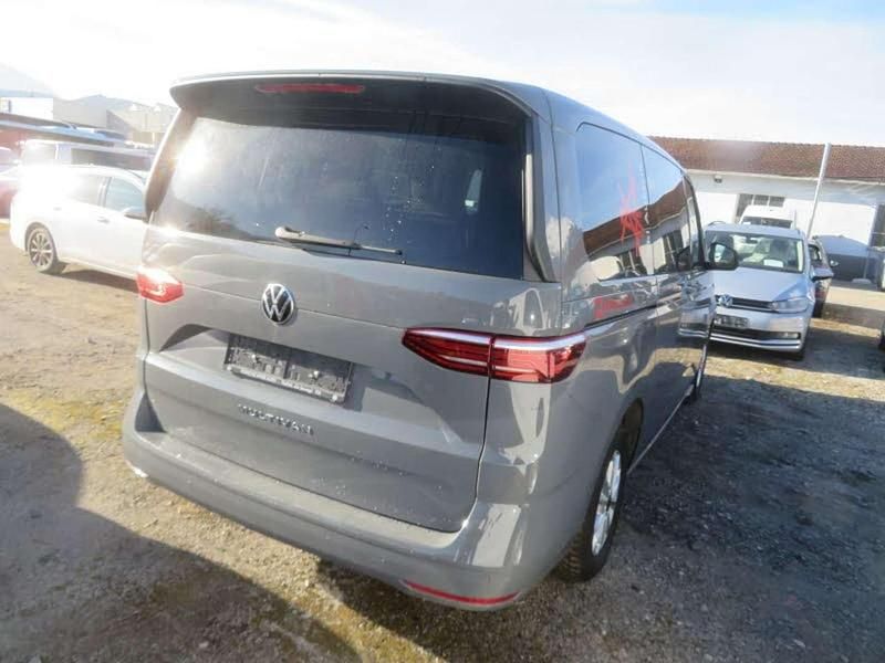 Gebraucht VW Multivan 150 PS (110 kW) 2024 Grau Van