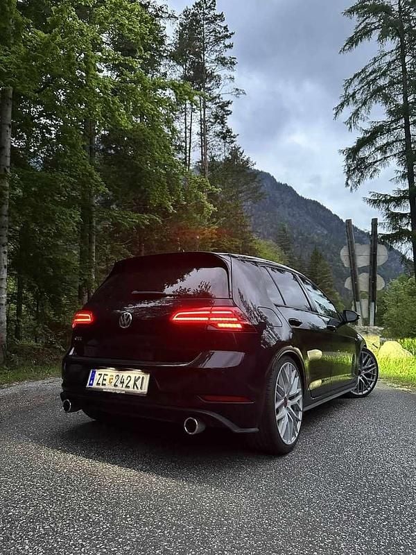 Gebraucht VW Golf VII GTI 245 PS (180 kW) 2018 Schwarz Limousine