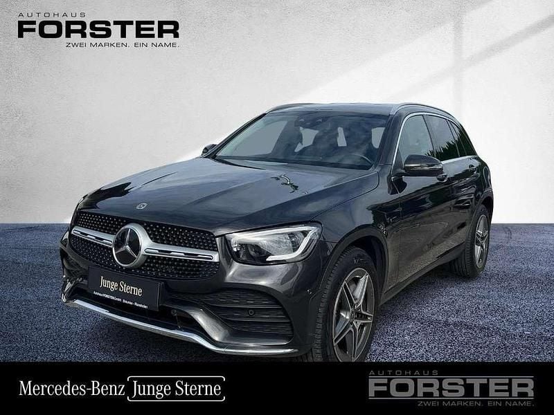 Grau Gebraucht 2021 Mercedes GLC300e AMG line SUV | € 41.990 (Fairer Preis) - Bild 1/4