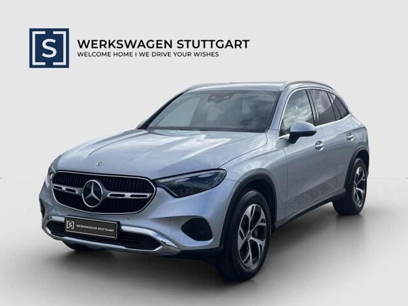 Gebraucht Mercedes GLC300 Avantgarde 197 PS (144 kW) 2023 Silber Van / Kleinbus