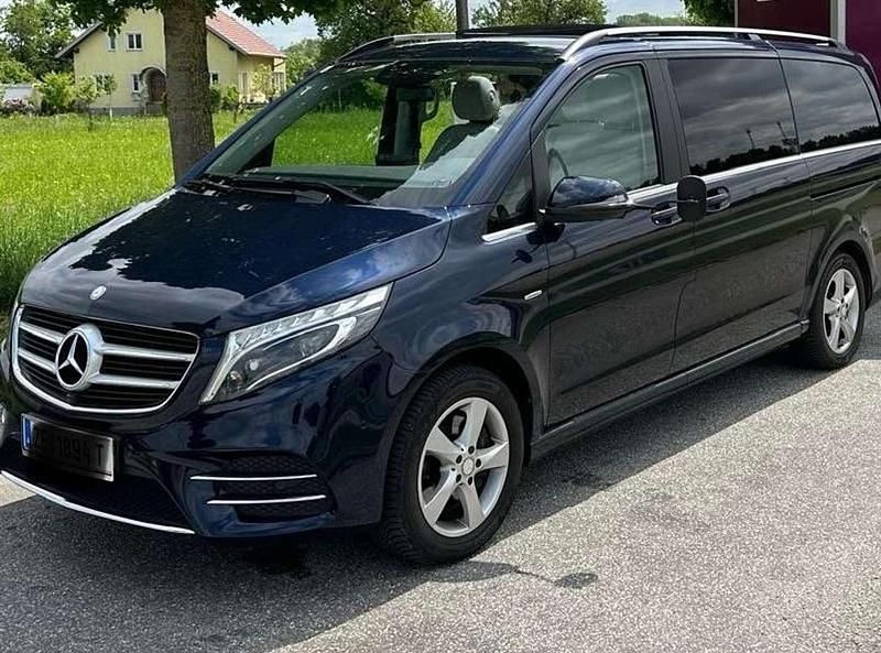 Gebraucht Mercedes V250 Avantgarde 190 PS (139 kW) 2016 Blau Van / Kleinbus