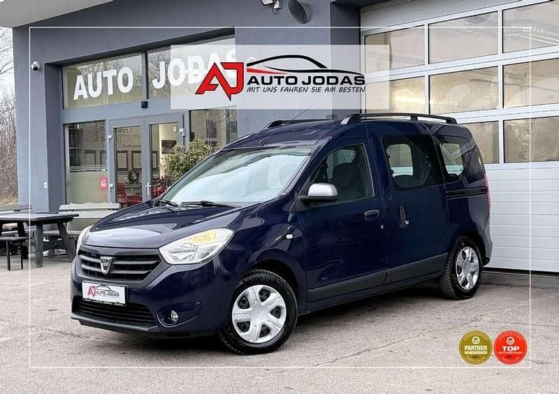 Blau Gebraucht 2017 Dacia Dokker Van / Kleinbus | € 9.500 (Etwas zu teuer) - Bild 1/4