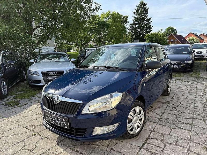 Gebraucht Skoda Fabia Active 75 PS (55 kW) 2015 Blau Kleinwagen
