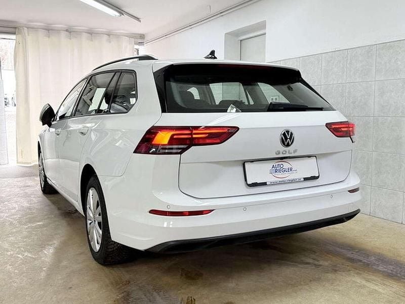 Gebraucht VW Golf VIII Life 116 PS (85 kW) 2022 Weiß Kombi