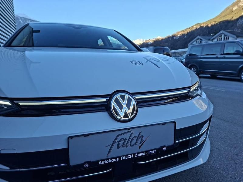 Gebraucht VW Golf VIII Style 204 PS (150 kW) 2025 Weiss  normal