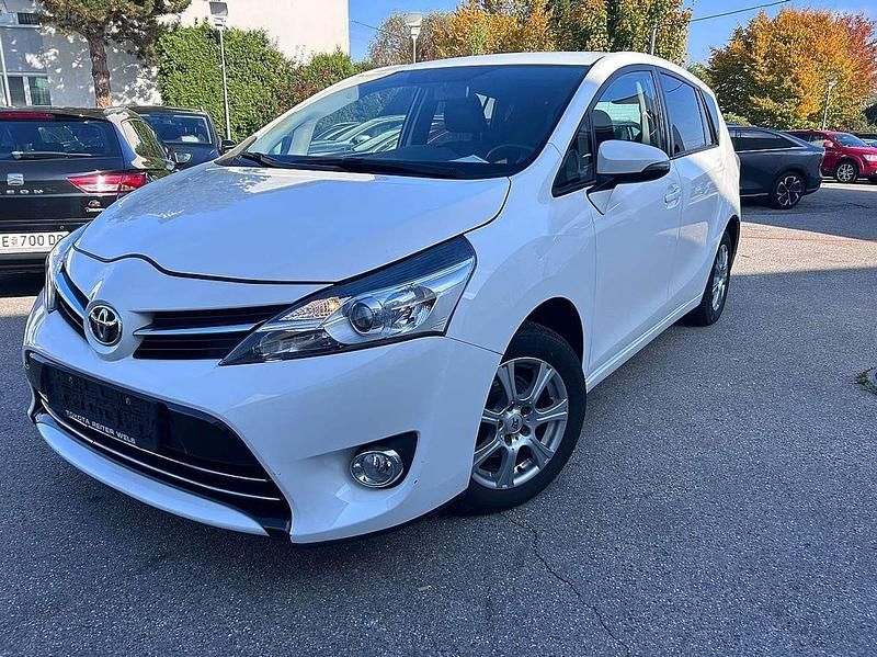 Weiß Gebraucht 2013 Toyota Verso Active Van / Kleinbus | € 6.490 - Bild 1/4
