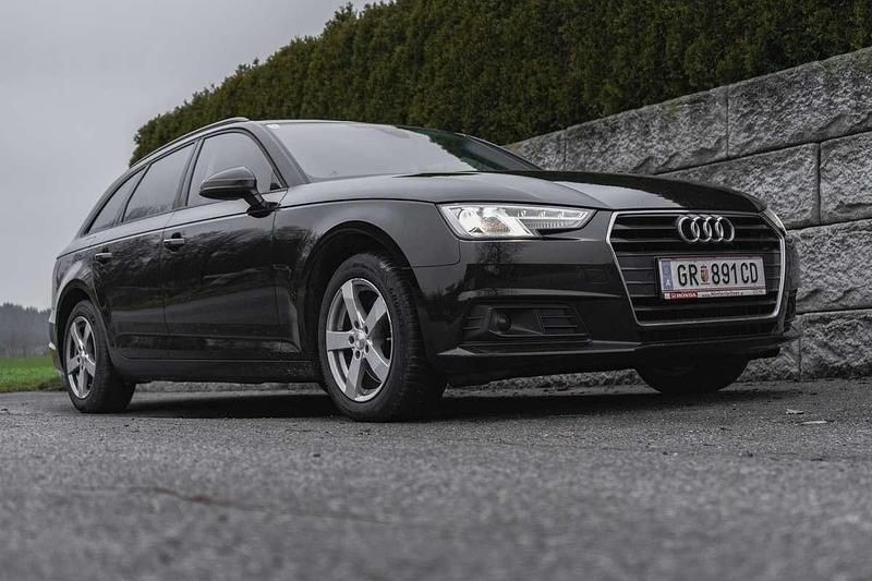 Gebraucht Audi A4 122 PS (89 kW) 2019 Schwarz Kombi
