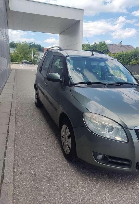 Grün Gebraucht 2007 Skoda Roomster Van / Kleinbus | € 3.150 - Bild 1/4