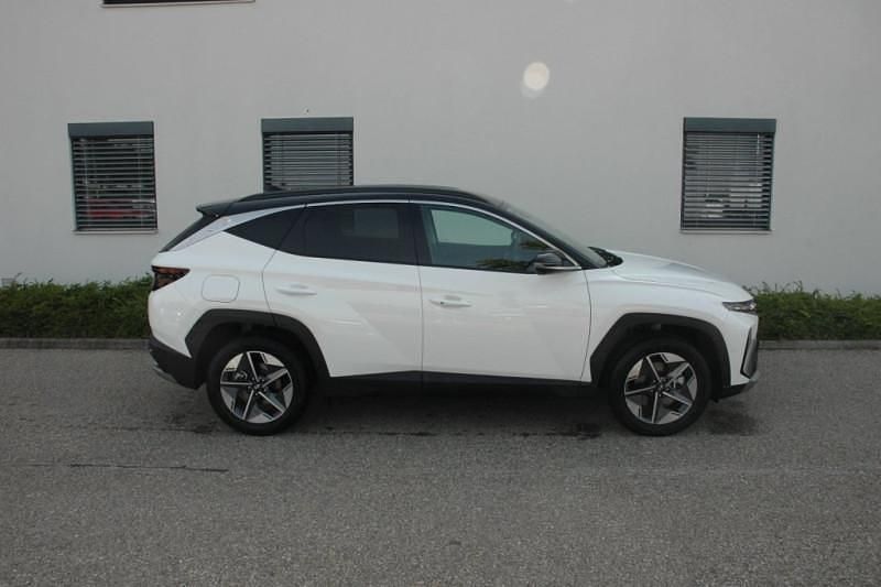 Gebraucht Hyundai Tucson GO! 159 PS (116 kW) 2023 Serenity white / schwarz SUV