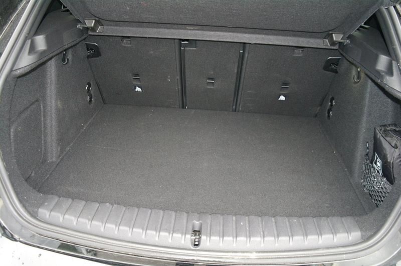 Schwarz Gebraucht 2024 BMW 120 Efficient Dynamics Kleinwagen | € 39.880 - Bild 1/4