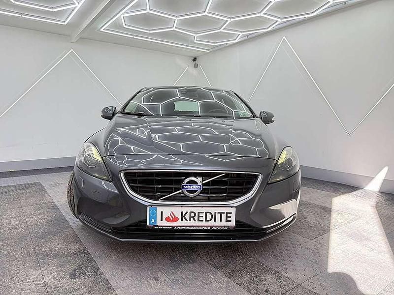 Gebraucht Volvo V40 Kinetic 114 PS (83 kW) 2013 Grau Limousine