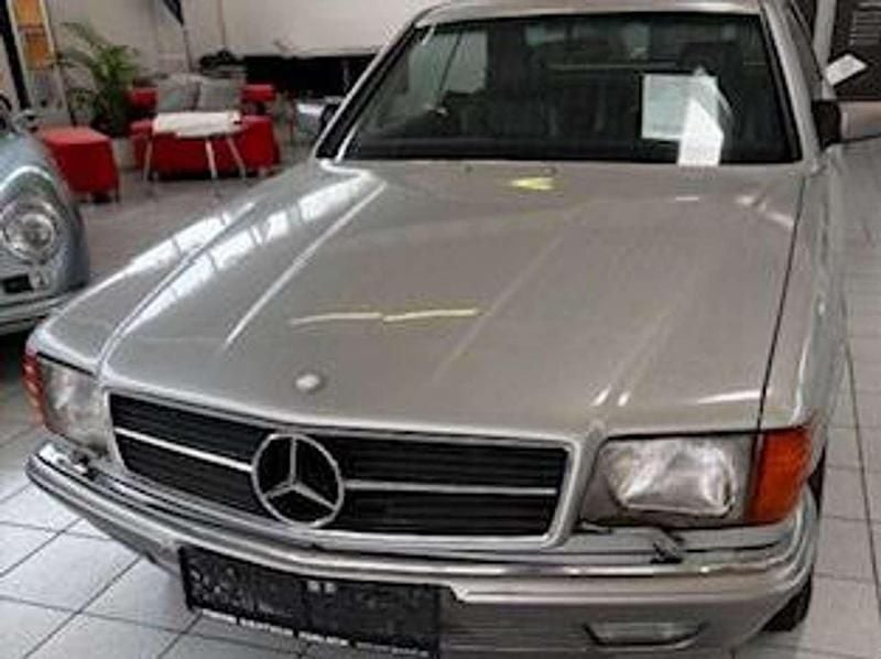 Silber Gebraucht 1985 Mercedes 500 Coupé | € 35.000 - Bild 1/4