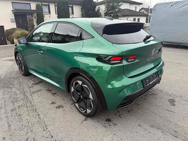 Neu Renault Clio V 115 PS (84 kW) 2026 Grün sonderlackierung Limousine