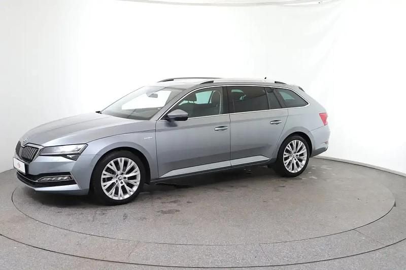 Gebraucht Skoda Superb SportLine 156 PS (114 kW) 2020 Grau Kombi