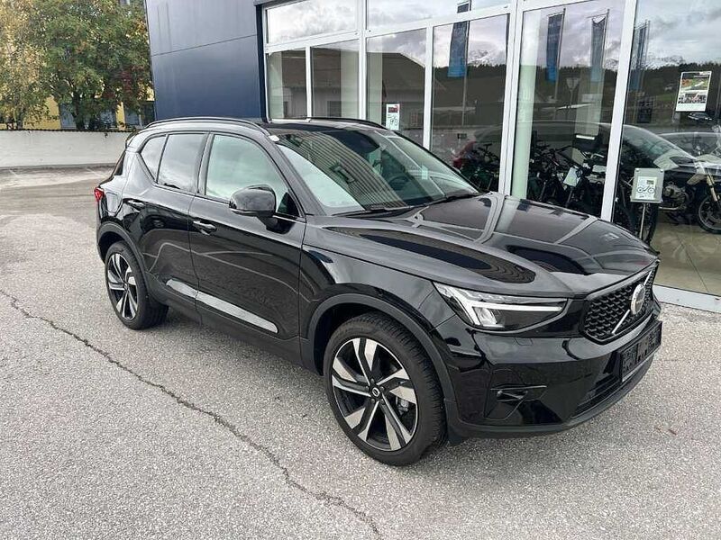 Schwarz Gebraucht 2024 Volvo XC40 SUV | € 39.900 (Teuer) - Bild 1/4