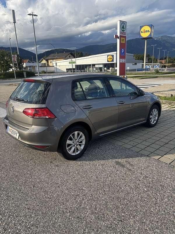 Gebraucht VW Golf VII Comfortline 110 PS (80 kW) 2016 Limousine