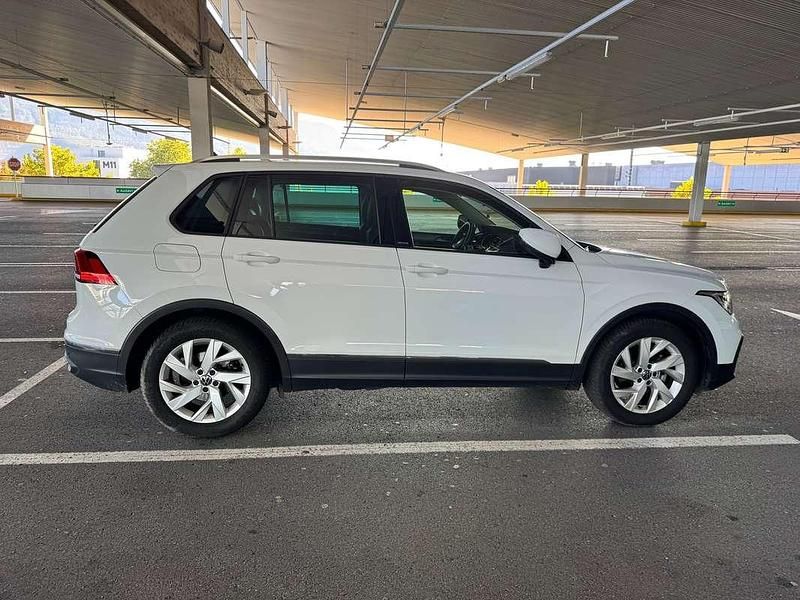 Gebraucht VW Tiguan Life 150 PS (110 kW) 2023 Weiß SUV