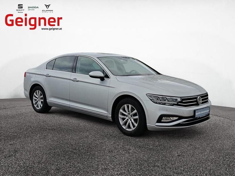 Gebraucht VW Passat 150 PS (110 kW) 2019 Silber  metallic Limousine