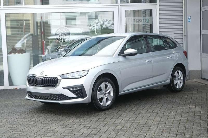 Silber Neu 2025 Skoda Scala Selection Kleinwagen | € 25.989 (Fairer Preis) - Bild 1/4