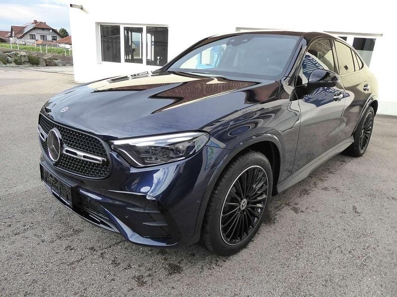 Blau Gebraucht 2023 Mercedes GLC220 AMG line SUV | € 69.990 - Bild 1/4