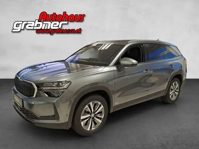 Mittelgrau metallic Gebraucht 2024 Skoda Kodiaq Selection SUV | € 50.300 (Teuer) - Bild 1/4