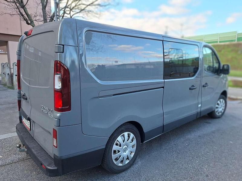 Gebraucht Renault Trafic 120 PS (88 kW) 2016 Grau Van / Kleinbus