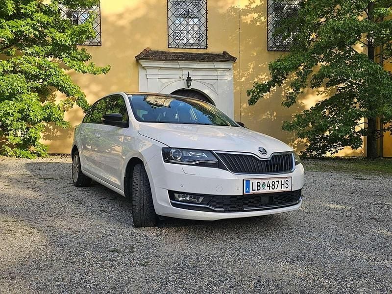 Weiß Gebraucht 2017 Skoda Rapid Sport Kombi | € 9.250 (Fairer Preis) - Bild 1/4