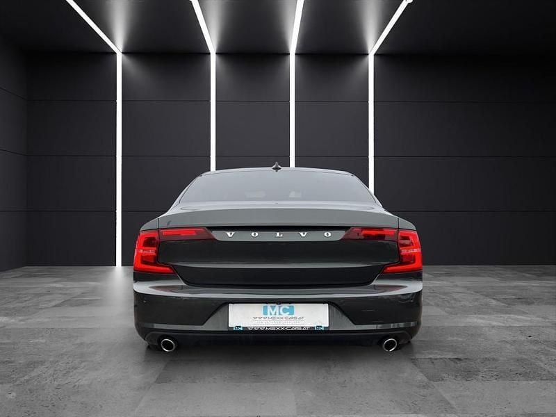 Gebraucht Volvo S90 Momentum 190 PS (139 kW) 2019 Limousine