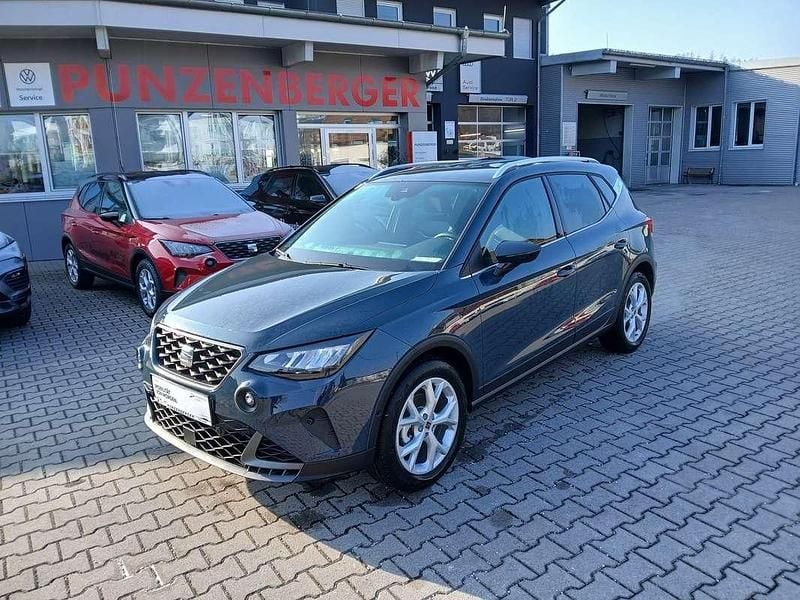 Neu Seat Arona FR 116 PS (85 kW) 2025 Dunkelblau  normal SUV