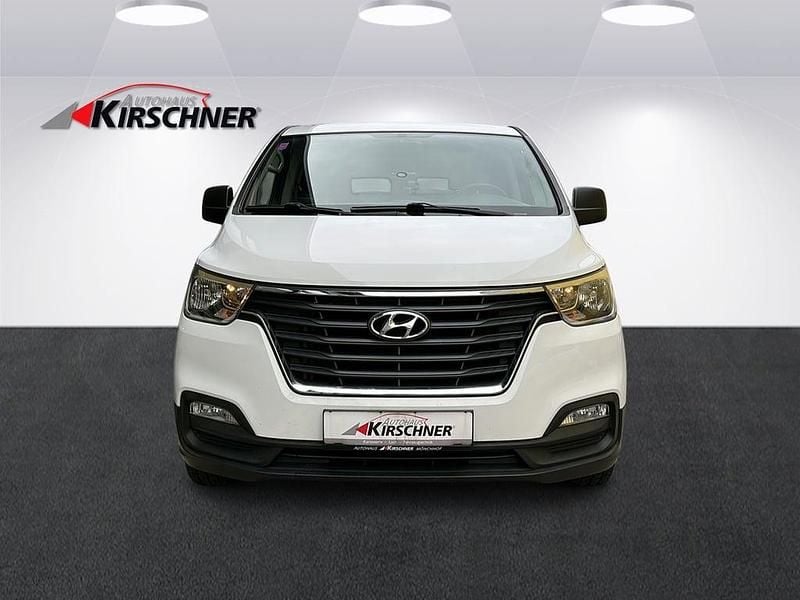 Gebraucht Hyundai H-1 116 PS (85 kW) 2019 Weiß Van / Kleinbus