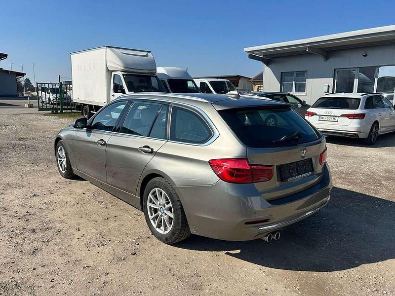 Gebraucht BMW 320 Luxury Line 190 PS (139 kW) 2016 Grau Kombi