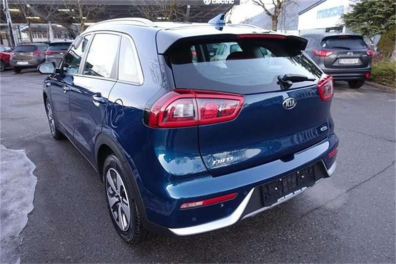 Gebraucht Kia Niro Silver 141 PS (103 kW) 2017 Blau SUV