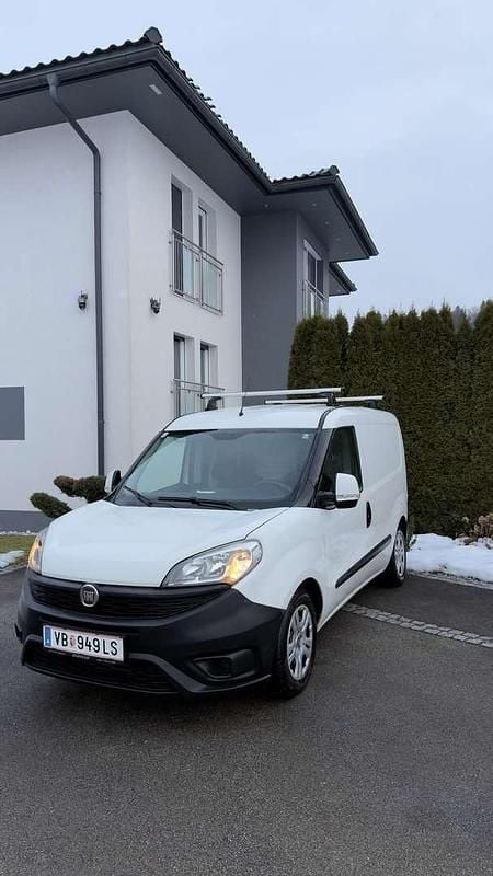Gebraucht Fiat Doblò Easy 95 PS (69 kW) 2018 Weiß Van / Kleinbus