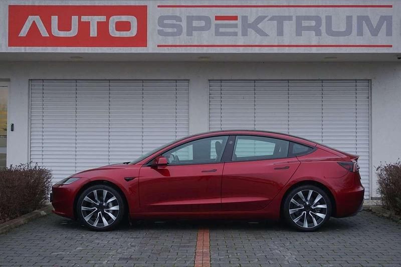 Gebraucht Tesla Model 3 Long Range AWD 324 kW (441 PS) 2024 Rot Limousine